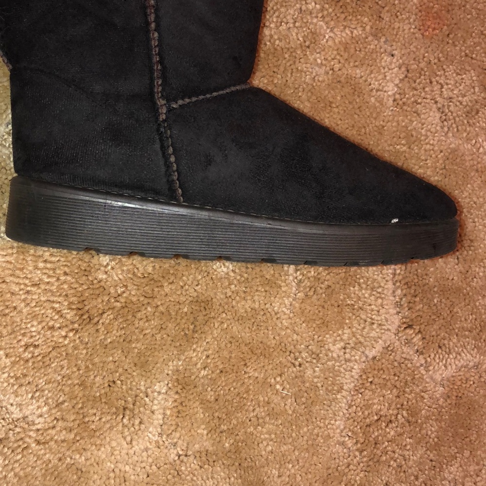 Boots - Picture 3 of 3